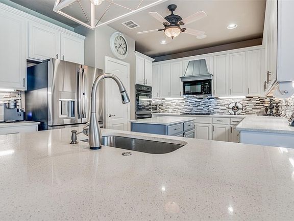 5th image of 1361 Riverside Oaks Dr