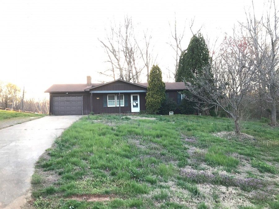 1st image of 142 Winberry Ln