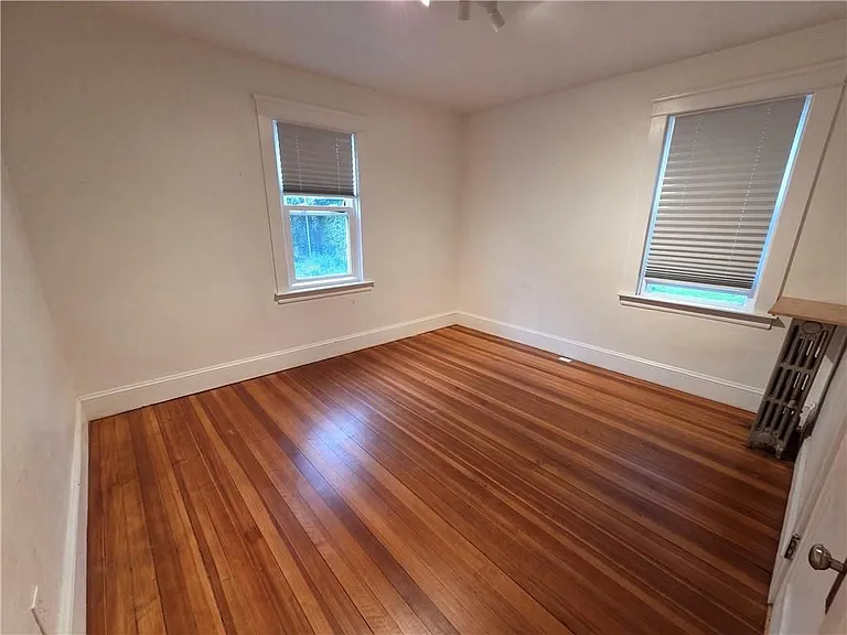 370 Academy Ave #1 — Photo 9