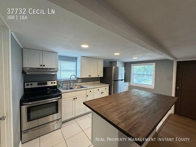 37732 Cecil Ln — Photo 3