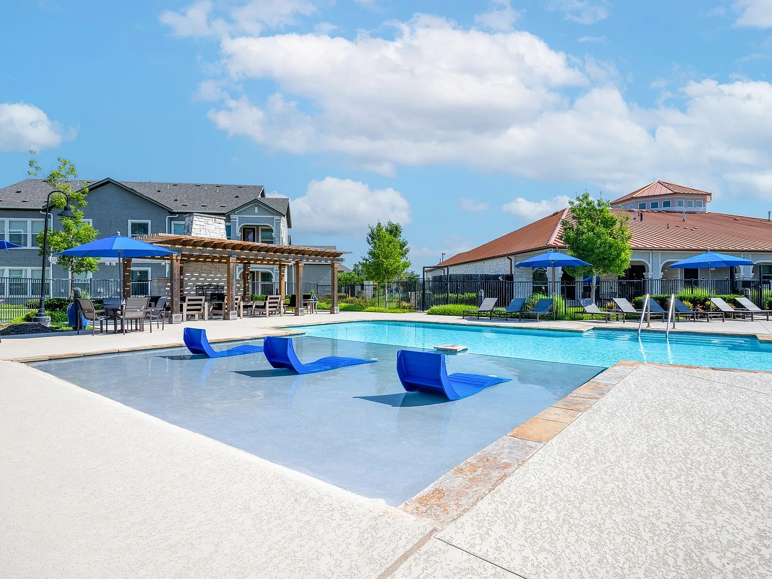 Travesia Apartments — Photo 4
