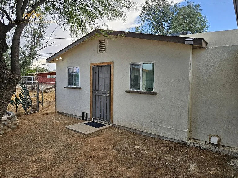 1834 S Amalia Ave #STUDIO — Photo 2