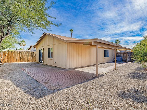 4th image of 2040 W Brittain Dr
