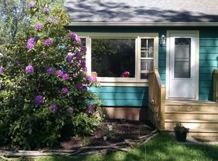 950 Maple Dr, Webster, NY 14580