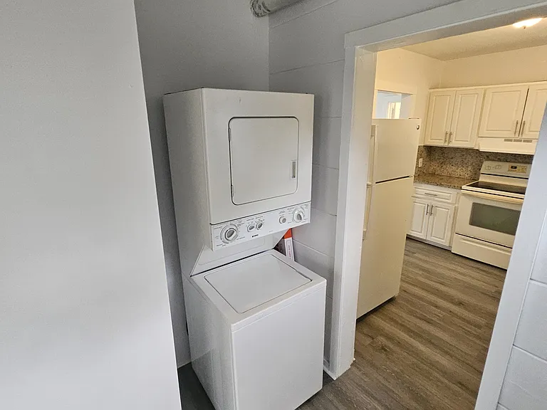 2121 NW 28th St #- — Photo 10