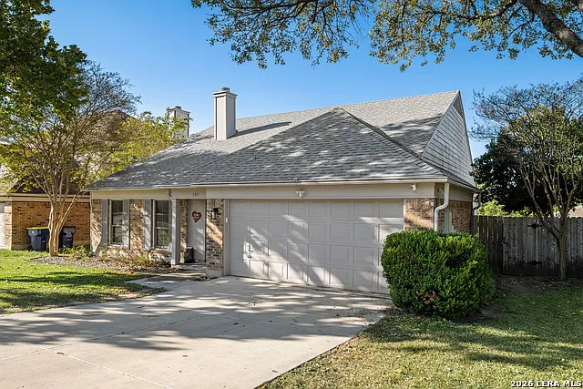 3 bed, 2.0 bath, 1811 sqft, $1,800 — Photo 1