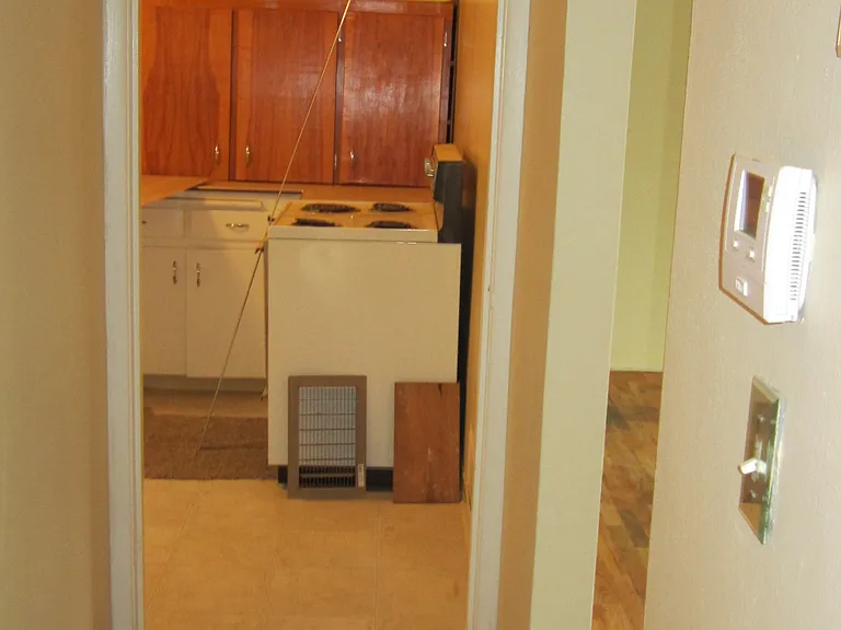 11851 E Burnside St — Photo 7