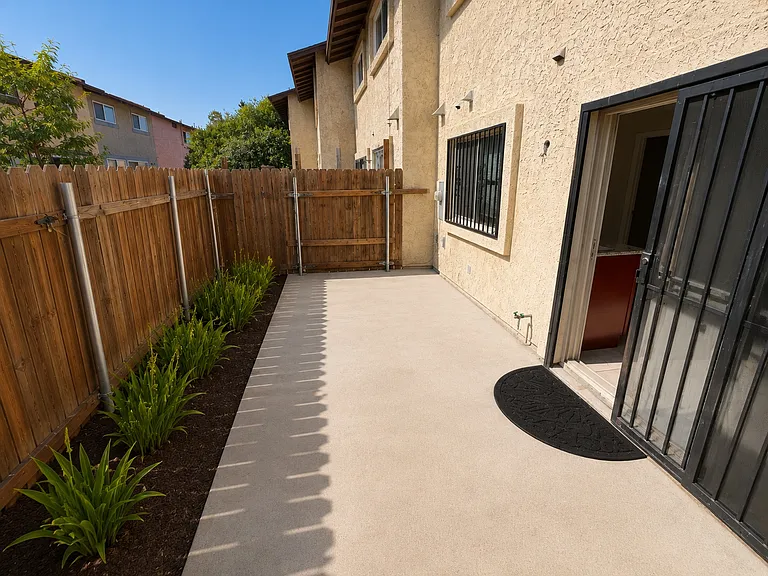 7913 Pinehurst Dr — Photo 14