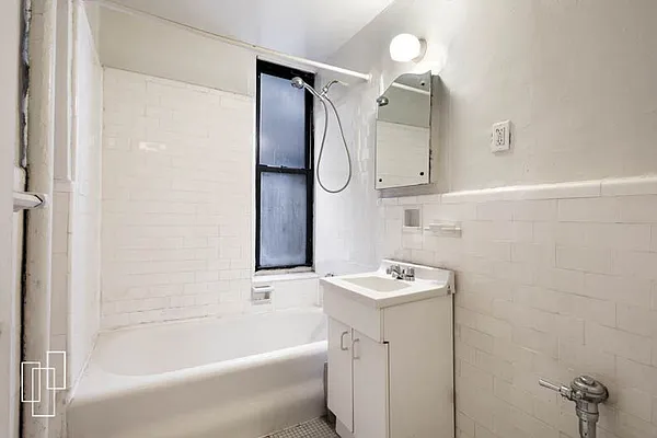 Sold by Garfield Realty  | media 3