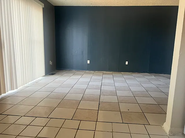 3 bed, 1300 sqft, $1,250 — Photo 4