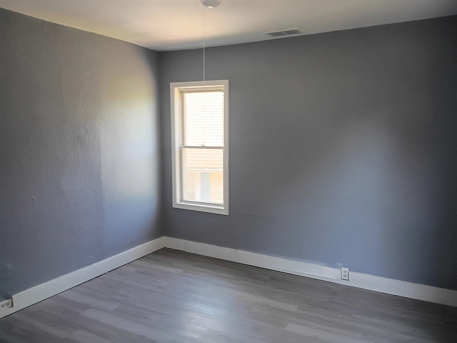 2 bed, $1,000 — Photo 2