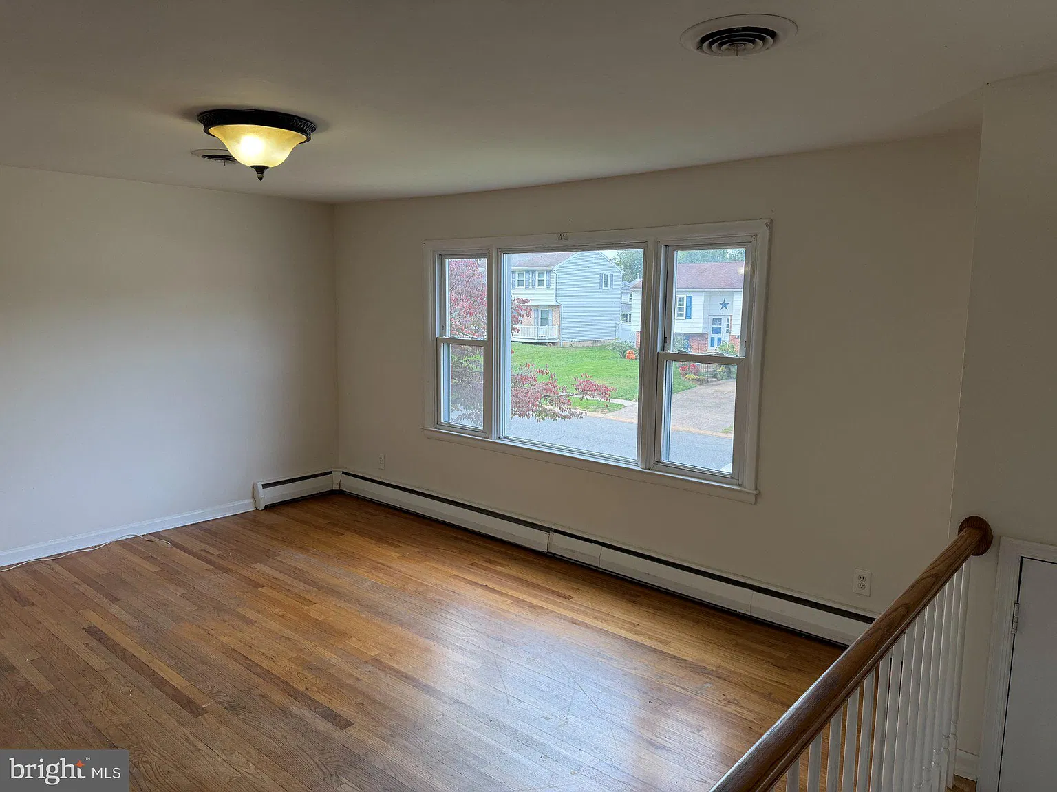 4 bed, 2.0 bath, 1984 sqft, $2,500 — Photo 3