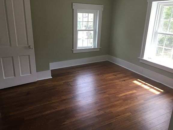 5th image of 209 N Mulberry St