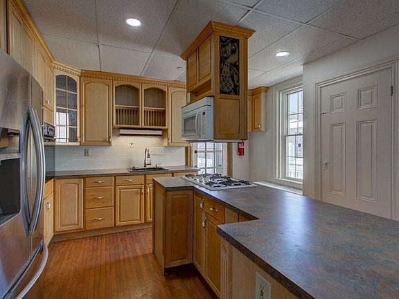 5th image of 513 Locust St APT 1