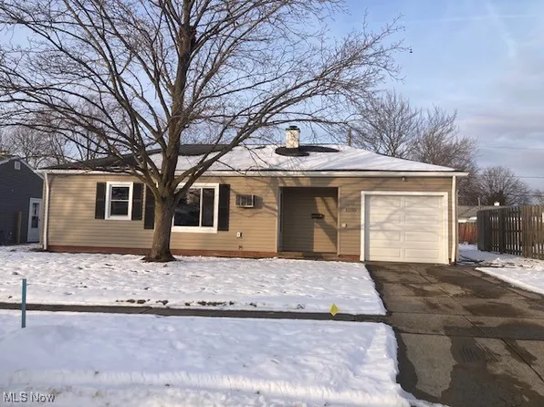 10110 Lynden Oval, Parma Heights, OH 44130