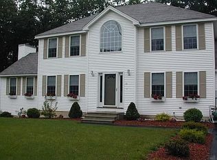 13 Crestwood Dr, Hudson, NH 03051