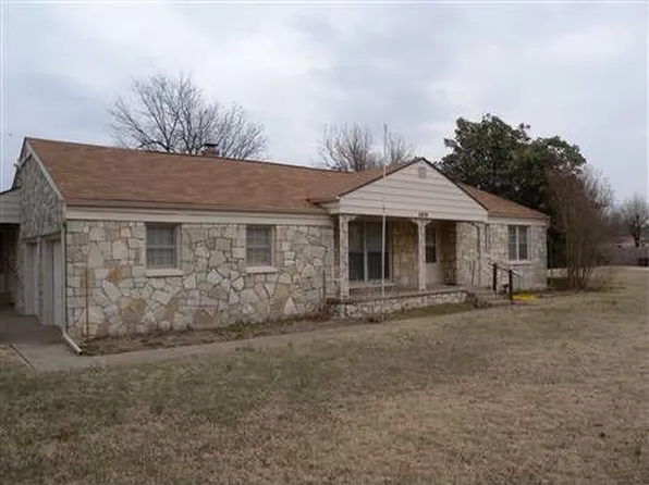 5816 N Macarthur Blvd, Warr Acres, OK 73122