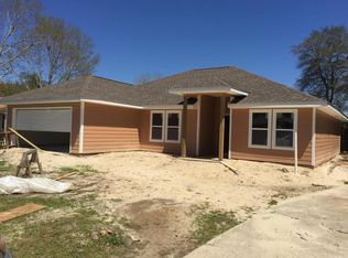 221 Paschel Ave, Mary Esther, FL 32569