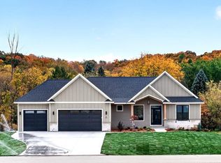 1457 Skyview Cir NW, Rochester, MN 55901