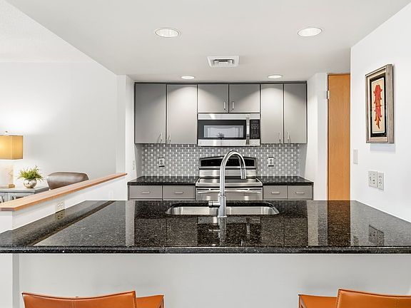 3rd image of 1006 Guadalupe St