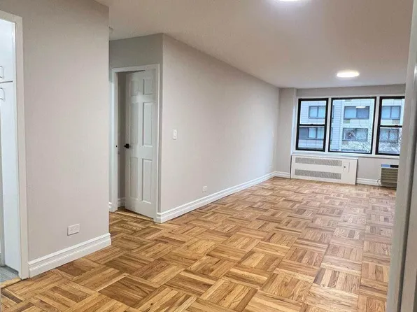 333 East 34th Street image 1 of 13