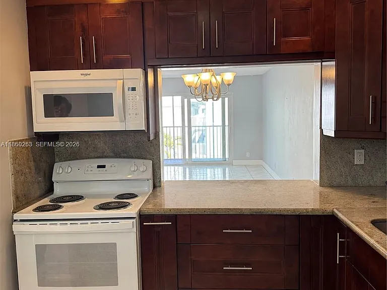 215 SE 3rd Ave #305A — Photo 4
