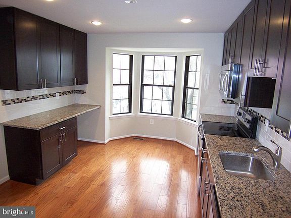 3rd image of 6193 Old Brentford Ct
