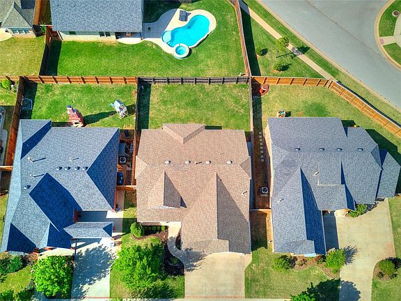 3rd image of 8413 NW 134th St
