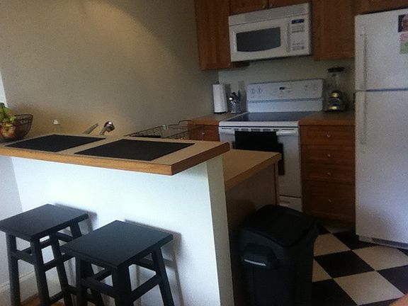 3rd image of 171 Linwood Ave APT 2D