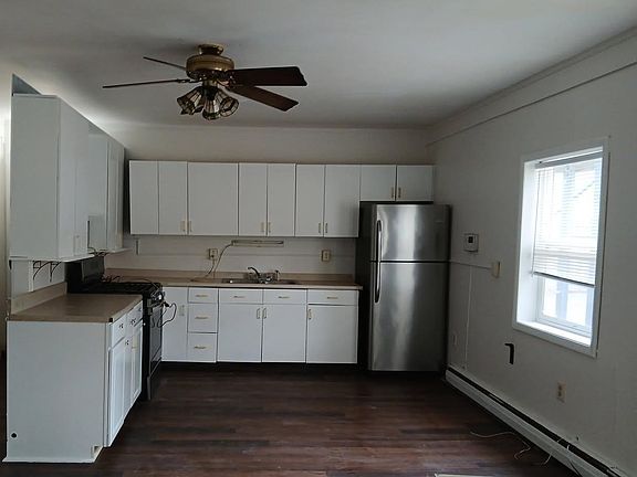 4th image of 32 Valk Rd #4