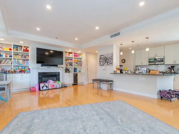 1605 Beacon St #403, Brookline, MA 02446