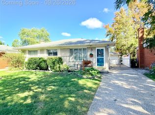 8485 Helen St, Center Line, MI 48015