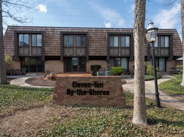1110 By The Shores Dr APT 3, Huron, OH 44839