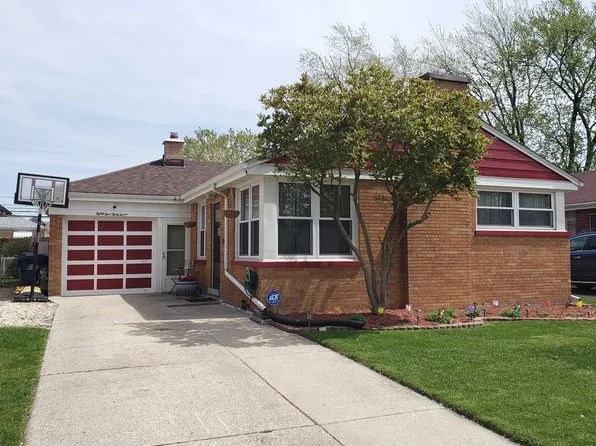 8937 S Utica Ave, Evergreen Park, IL 60805