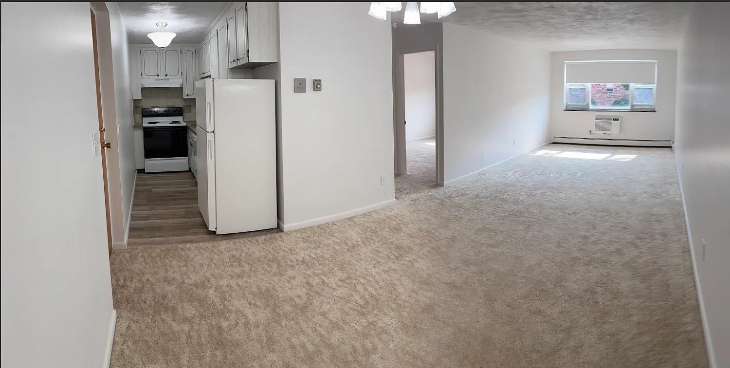 Lexington St Apartments — Photo 1