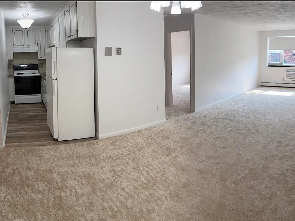 Lexington St Apartments