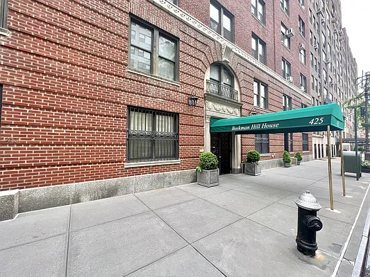 Rented by SERHANT. | media 16