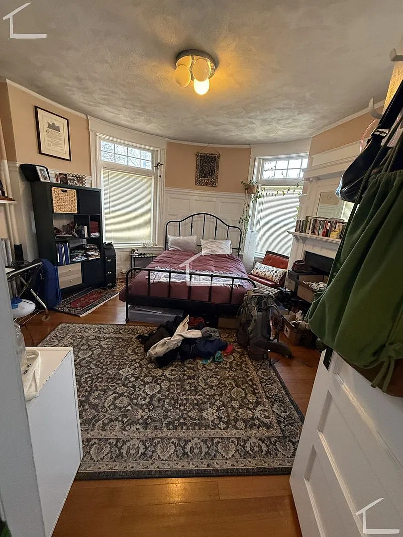 1887 Beacon St — Photo 2