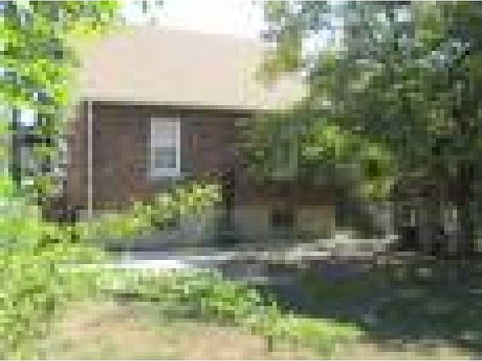 2nd image of 2731 Paulding Ave