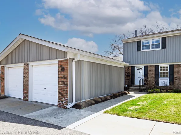 42369 Anchor Ct, Northville, MI 48167
