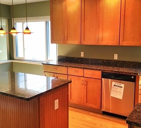 3rd image of 25560 Edgecliff Dr