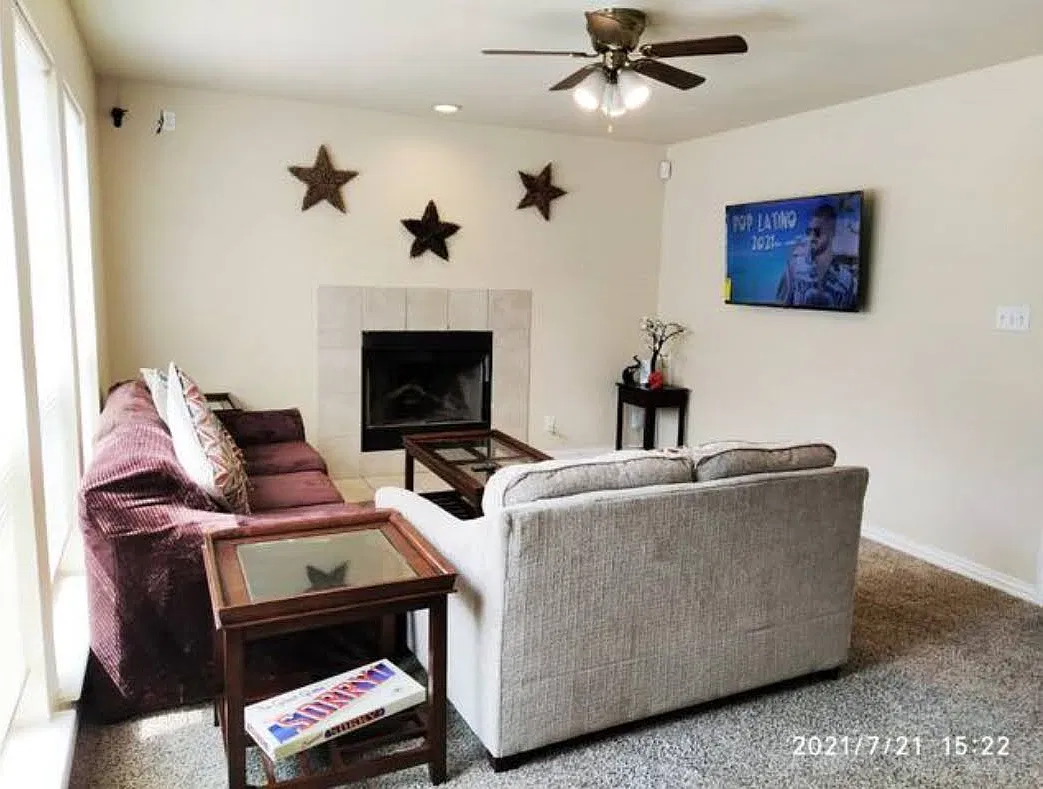 4 bed, 2021 sqft, $3,200 — Photo 1