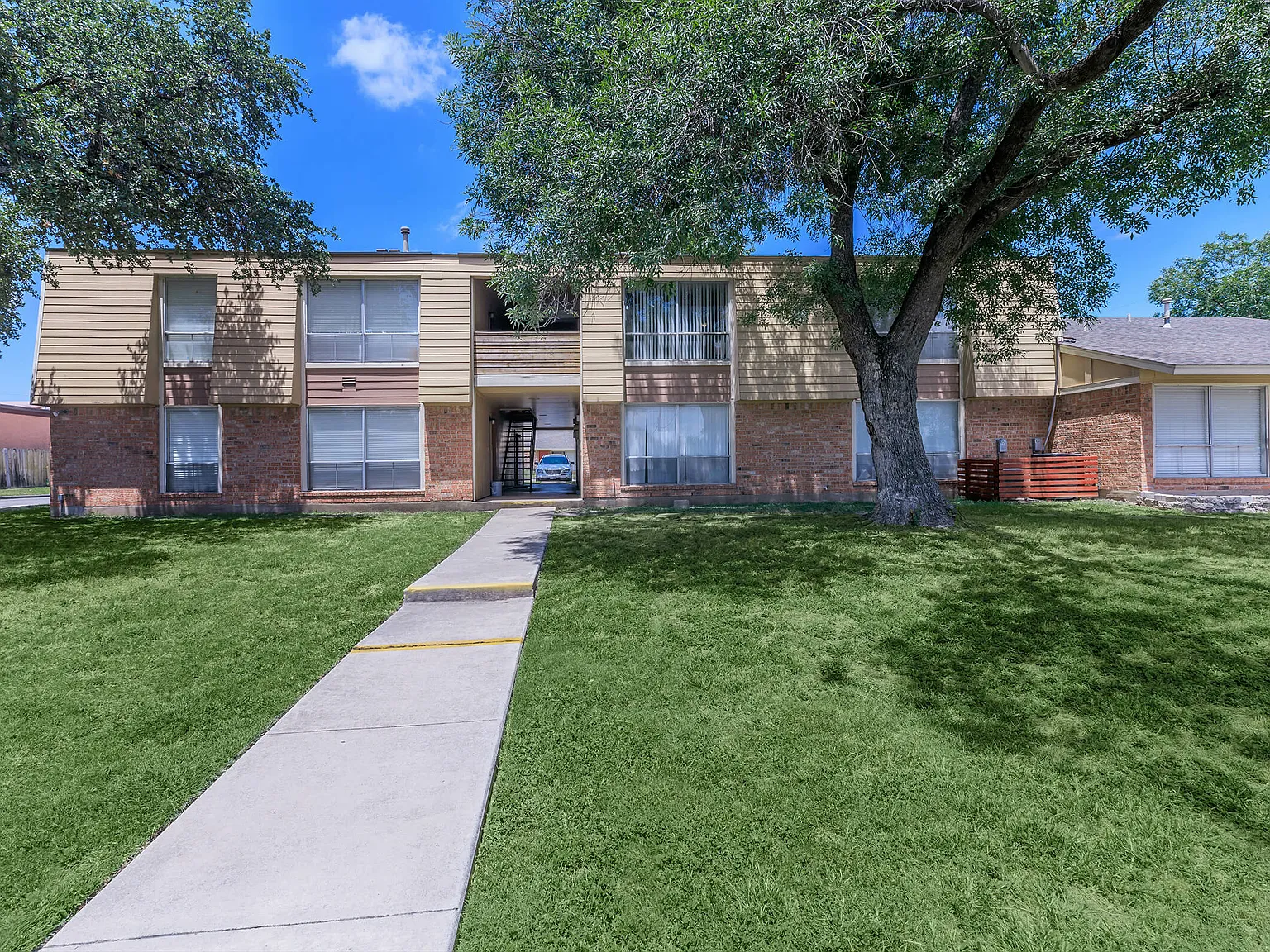 Glennwood Apartments — Photo 1
