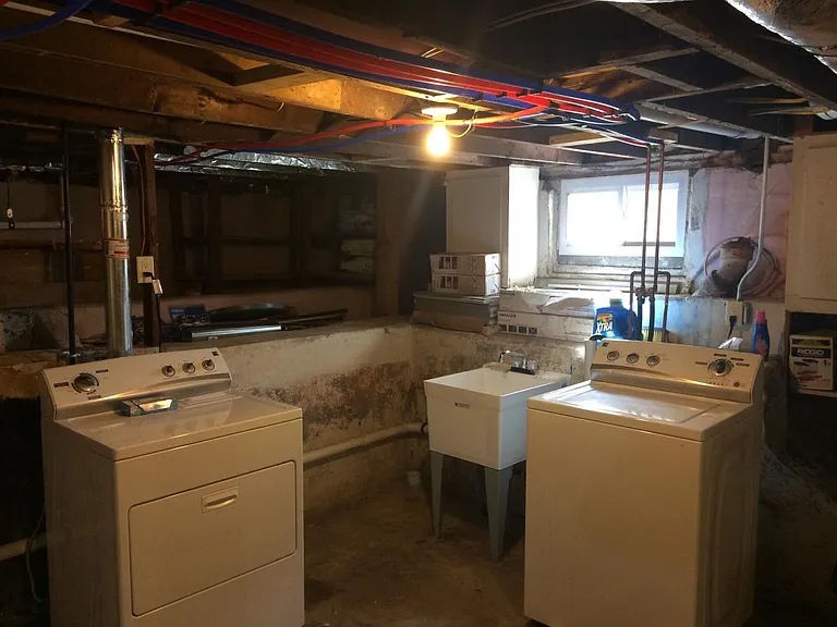 Private Laundry - Storage