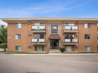 7410 W 111th St APT 306, Worth, IL 60482