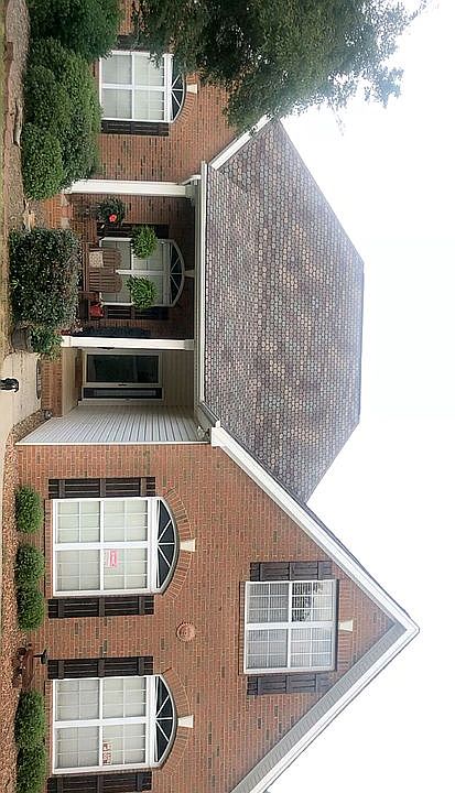 3 Bed 2 Ba Bonus Rm 2 car ga