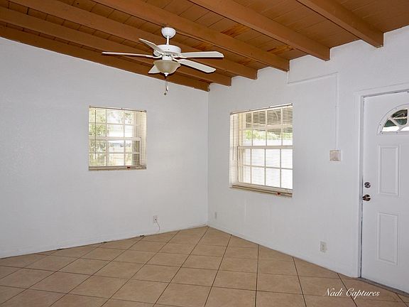 Entry/Living Room Area