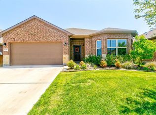 1136 Sierra Blanca Dr, Burleson, TX 76028