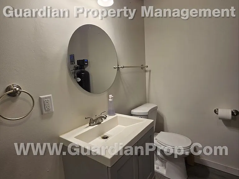 1445 Cherry Pl — Photo 16