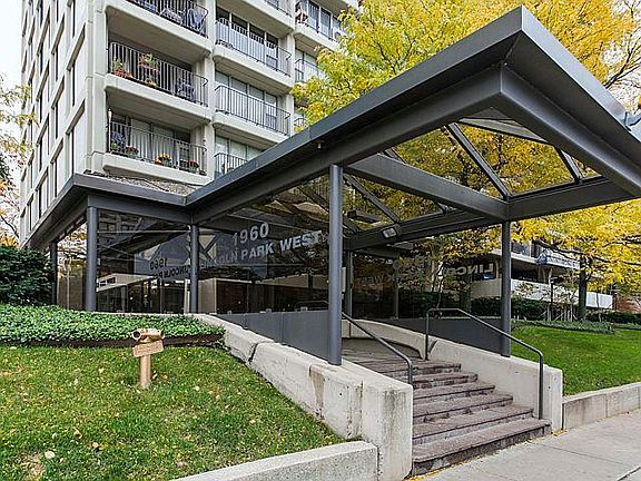 2nd image of 1960 N Lincoln Park West Ave #602